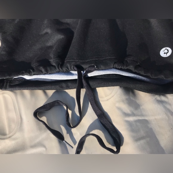 Yogi Black Drawstring Bottom Cut Out Elbow Ninja Cropped Hoodie - S - Picture 4 of 5